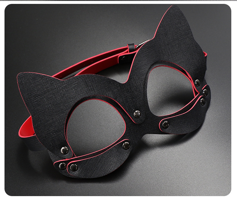 SM Cat-Eye Blackout Eye Mask in Pink or Black, Leather and Metal Adult Couple Accessory — detail image 2