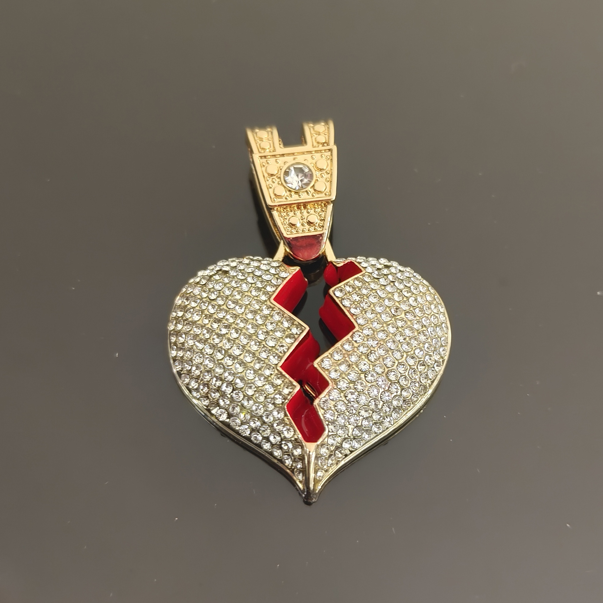 Collar personalizado con colgante de corazón roto con diamantes, estilo hip-hop europeo y americano, cadena cubana, cadena para clavícula, unisex, con diamantes incrustados.