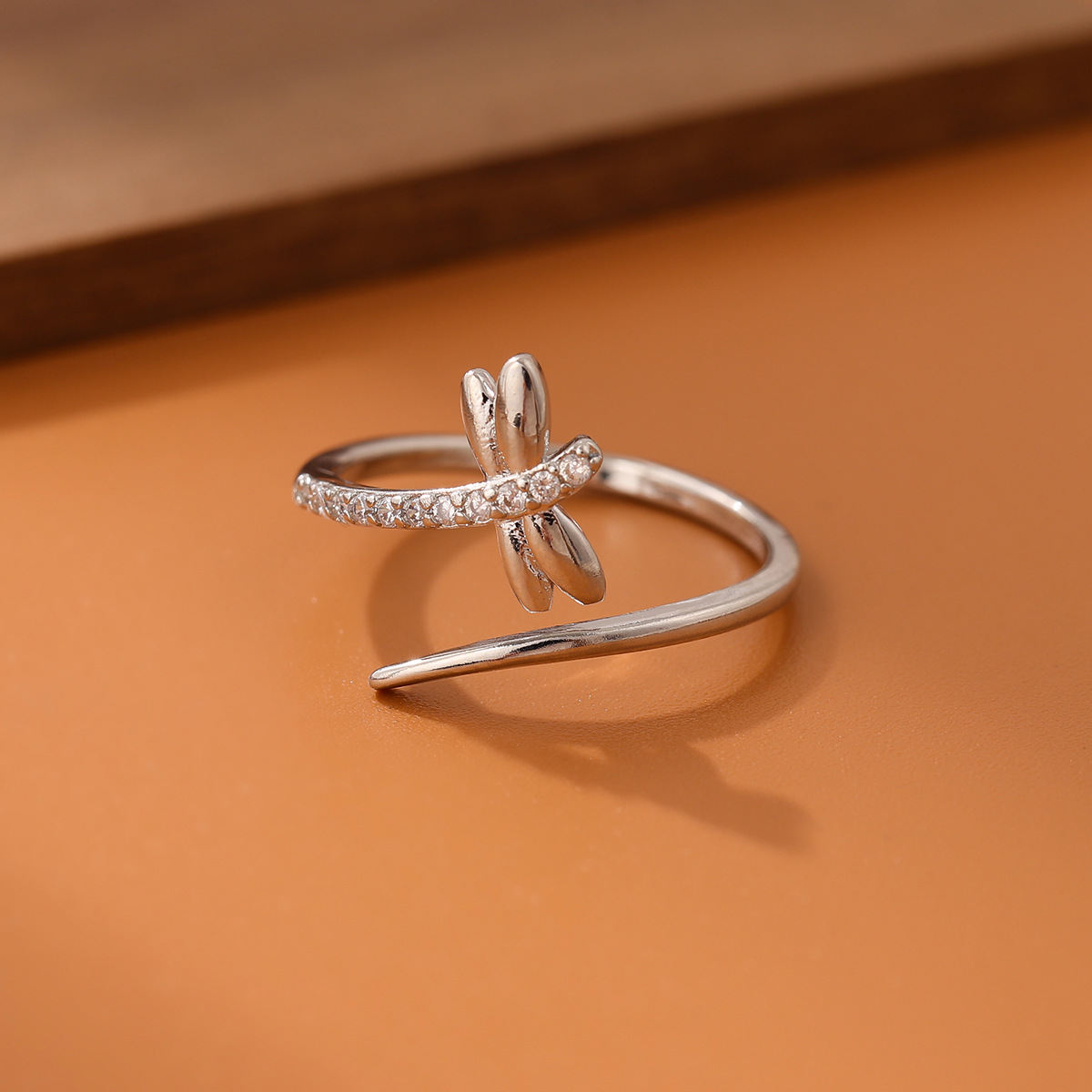 Fashionable elegant one size ring with zircon