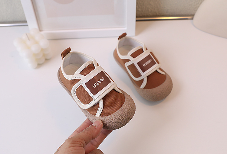 Koreansk barncanvas 2023 vår och höst nya pojkar Casual Baotou flickor mjuk sula Anti-halk babyskor_voghion.com