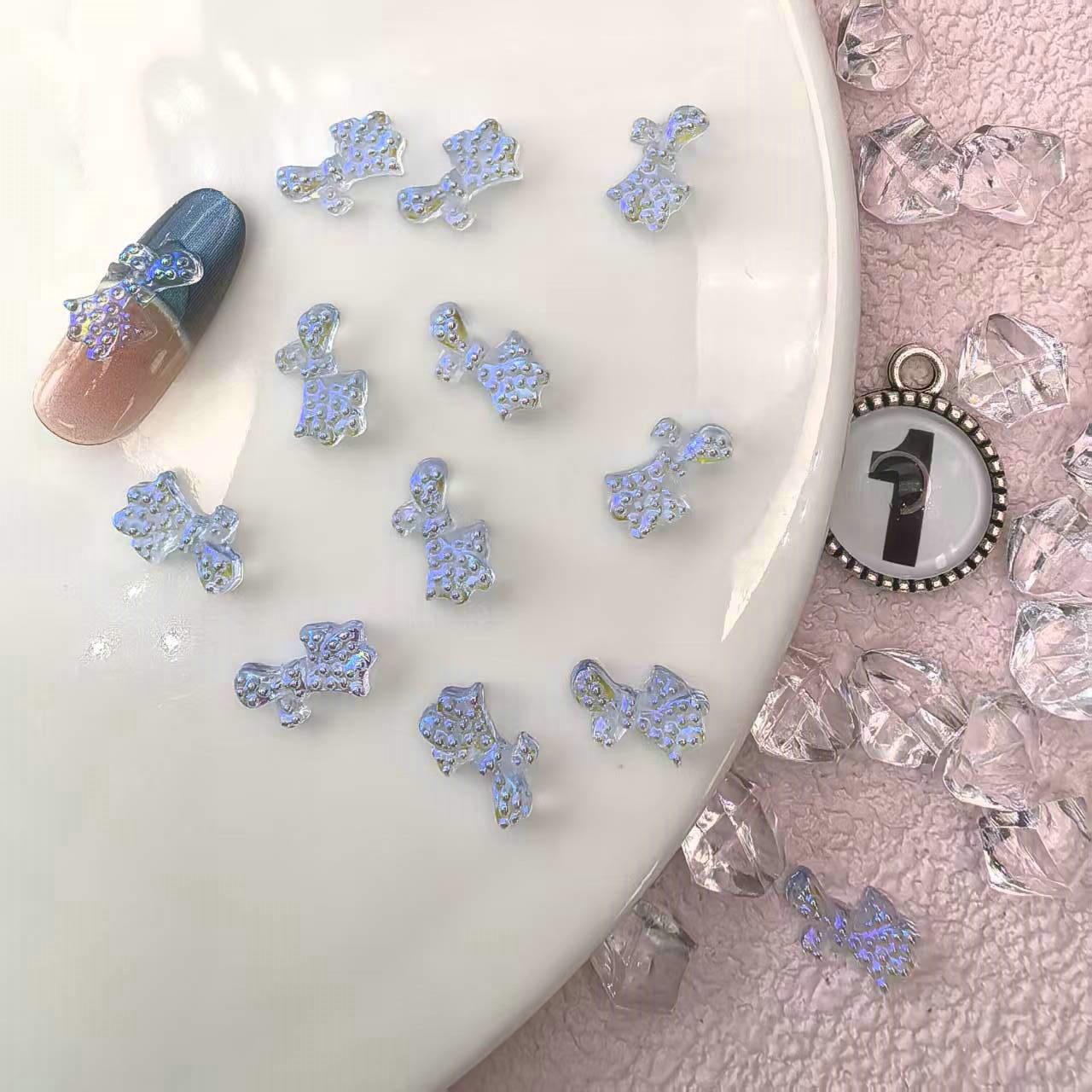 天蓝色蝴蝶结美甲饰品06.jpg