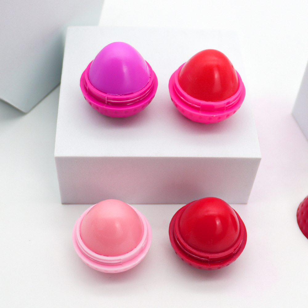 Cross-border best-selling hydrating and nourishing strawberry lip balm, moisturizing lip balm, fruit-flavored lip gloss cosmetics and makeup wholesale in Europe and America undefined