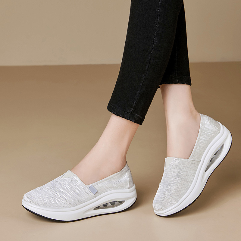 Canvas rocking shoes for women 2022 summer new air cushion soft bottom walking shoes slip-on thick bottom old Beijing cloth shoes for women