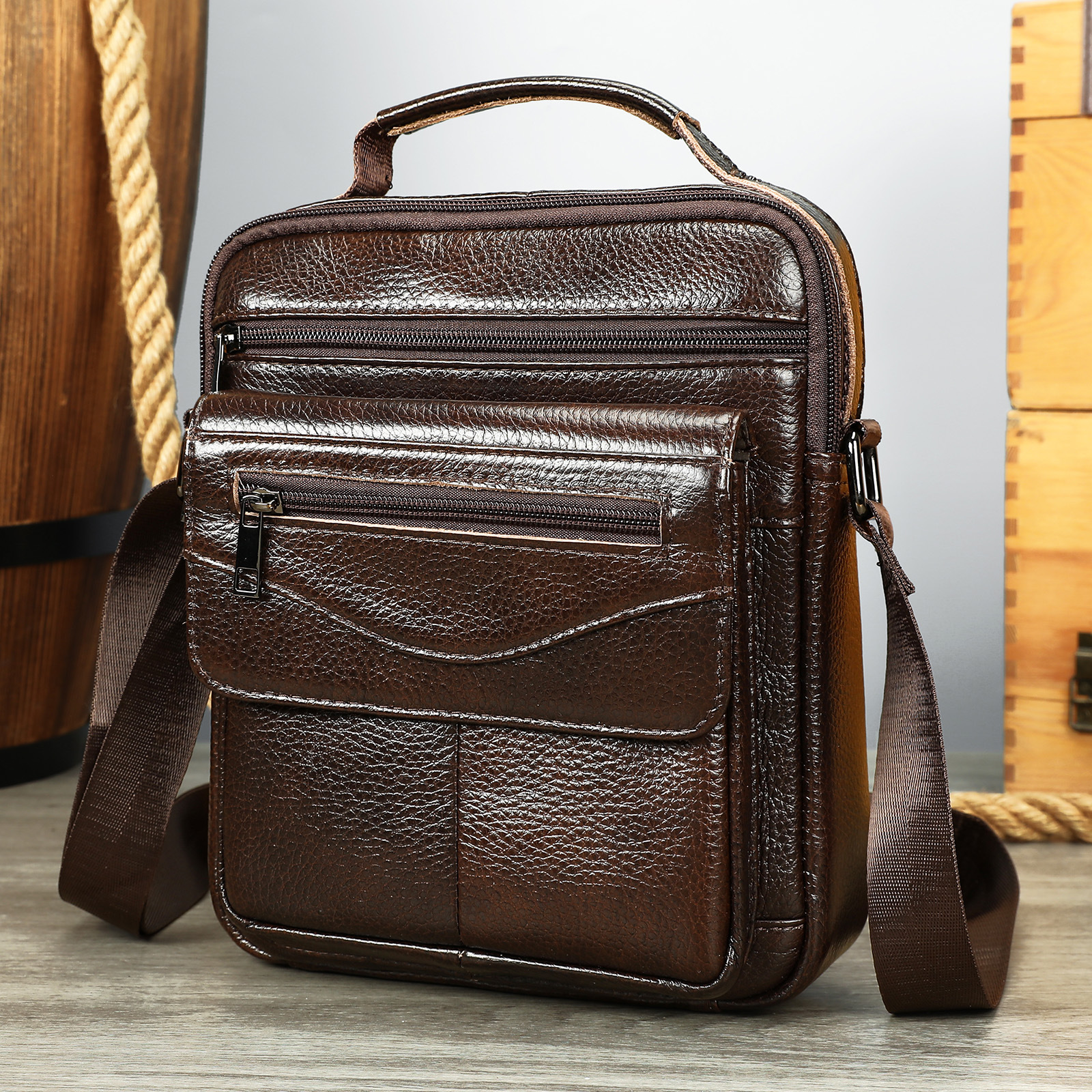 Ventas transfronterizas calientes de cuero para hombres mochila deportiva al aire libre mochila texturizada retro colección de bolsos de hombro