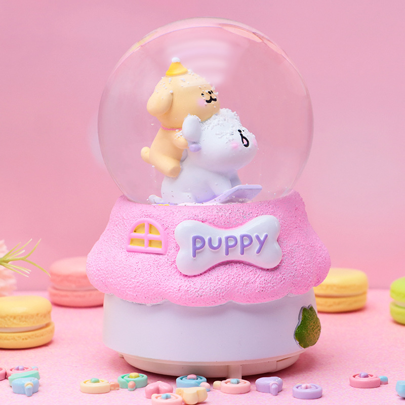 Anime japonés mismo estilo Crayon Shin-chan y Little White Crystal Ball Music Box Creative Piaoxue Music Box Regalo para estudiantes