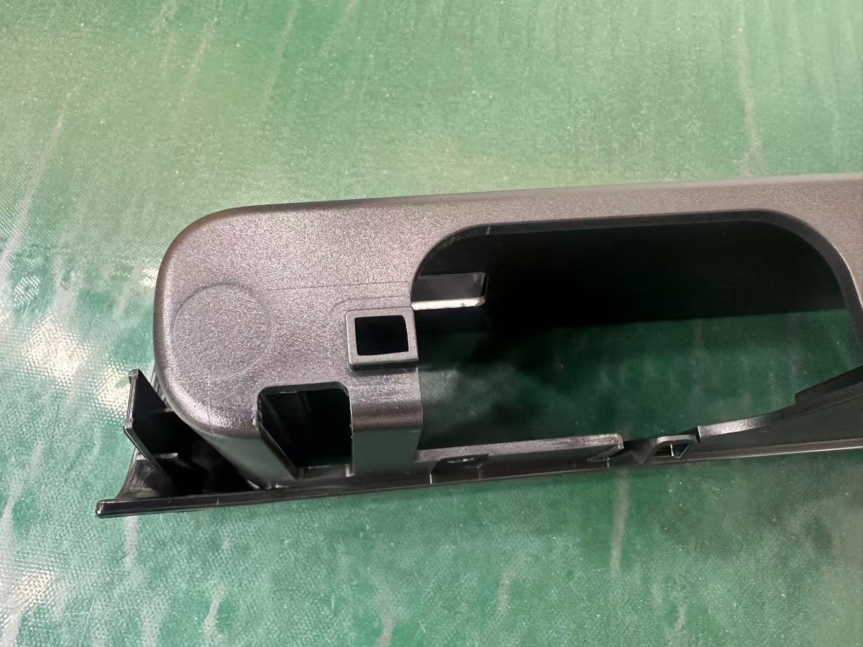 Auto Parts Central Control Door Armrest Injection Mold Black Electroplating Parts Injection Mold Car Abs Injection Mold