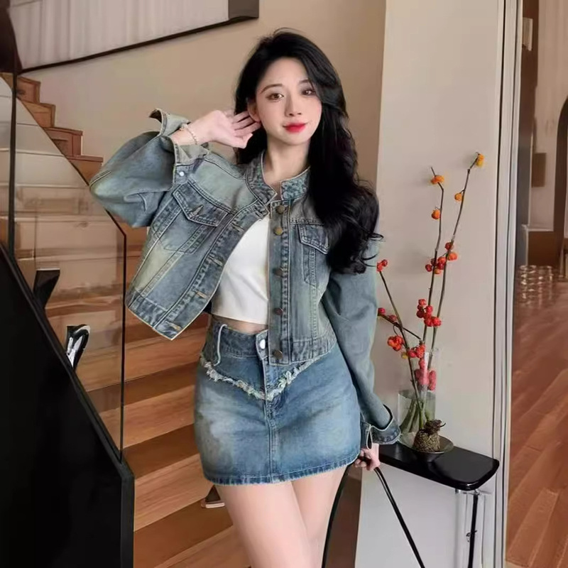 Vintage Blue Petite Denim Jacket for Women 2026 Spring and Autumn New Design Stylish Slim-Fit Top Jacket for Women Trendy