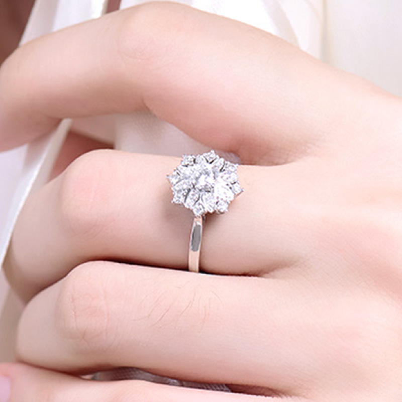 Brilliant Starry Flower Ring 18k Gold Plated Cluster Wedding Ring_voghion.com