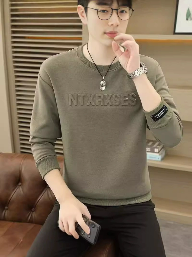 Пуловер свитер мужской осенний и зимний обычный теплый сплошной цвет темперамент нижняя рубашка мужской тренд буквы стальной печати осенний топ