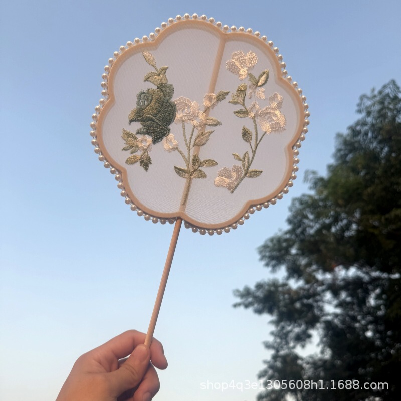 批发新款玫瑰刺绣古风扇子汉服团扇拍照走秀宫扇旗袍古典舞跳舞扇|undefined