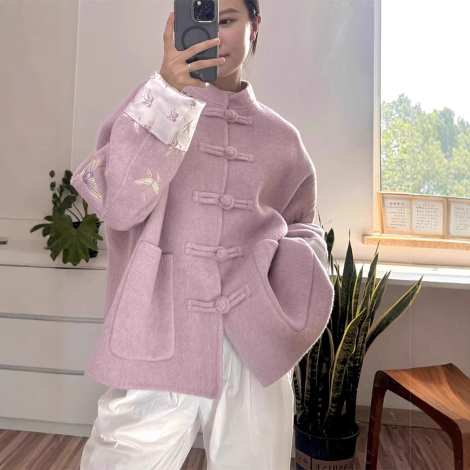 New Chinese-Style Buttoned Woolen Coat for Women, Autumn and Winter New High-End Embroidered Elegant Slim Woolen Coat