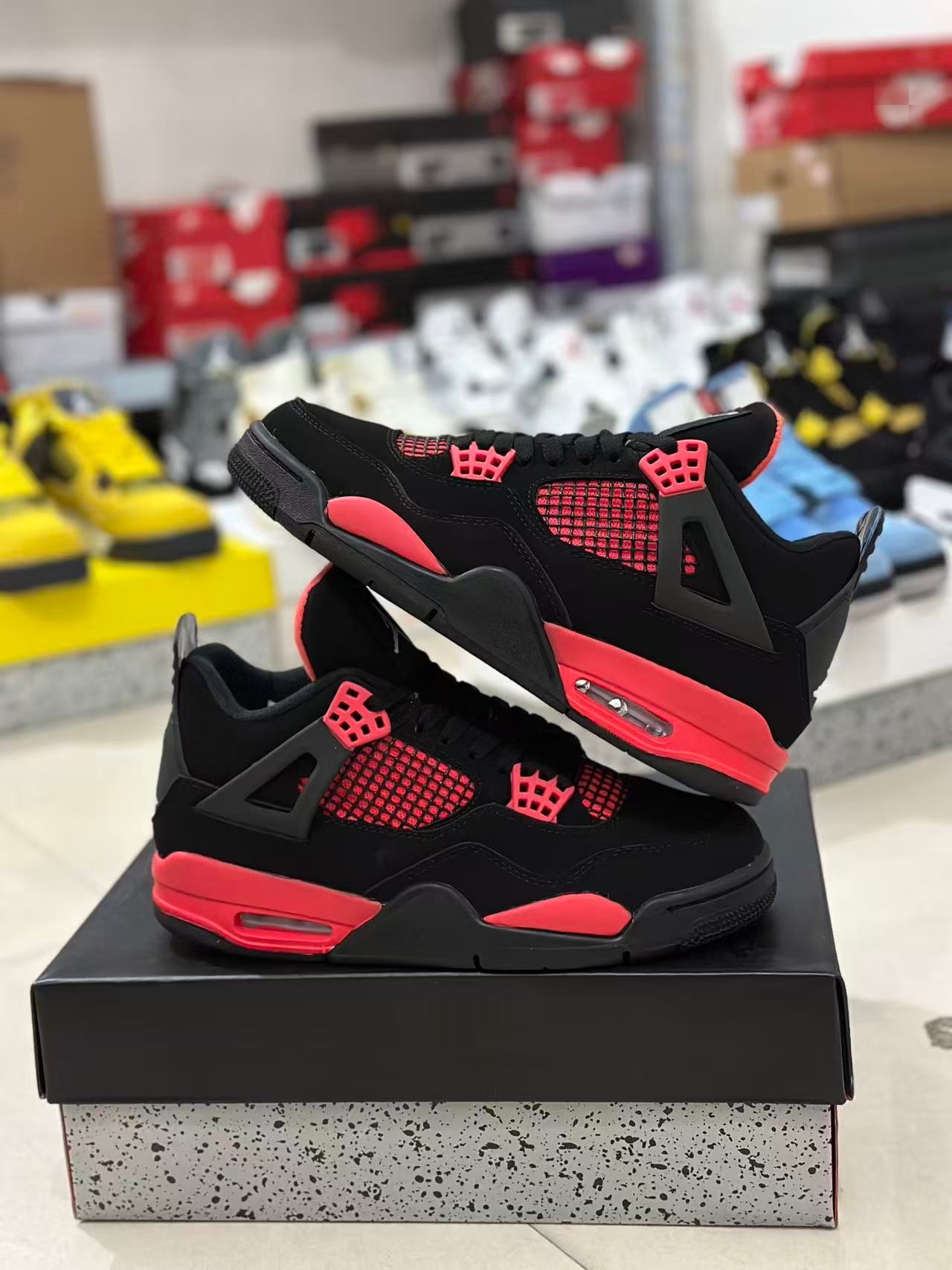 Pure original AJ4 zapatos de baloncesto Joe4 clásicos de cemento blanco negro amarillo eléctrico femenino para ayudar a hombres y mujeres zapatos de baloncesto Pitian