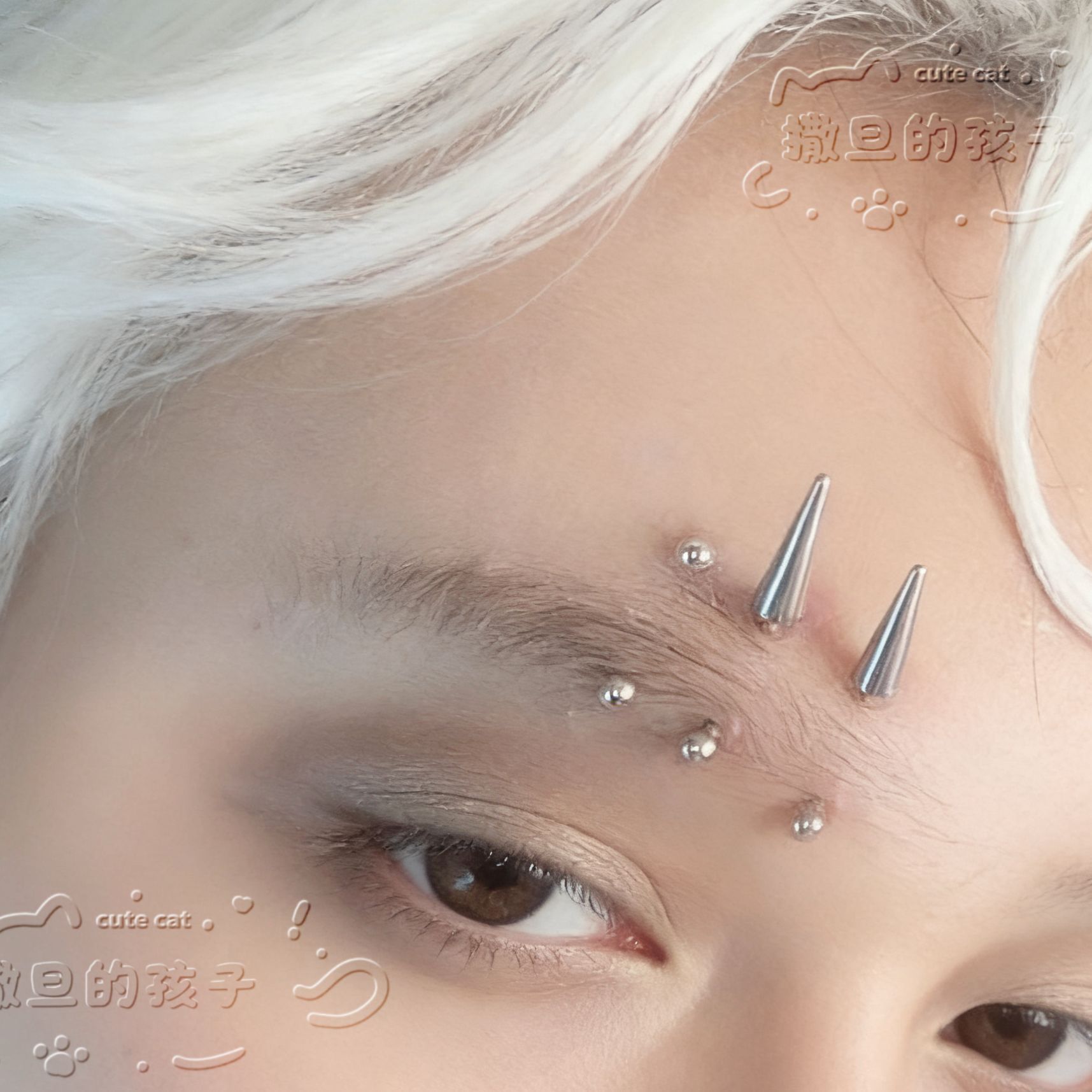 Silver pointed spike labret stud material detail