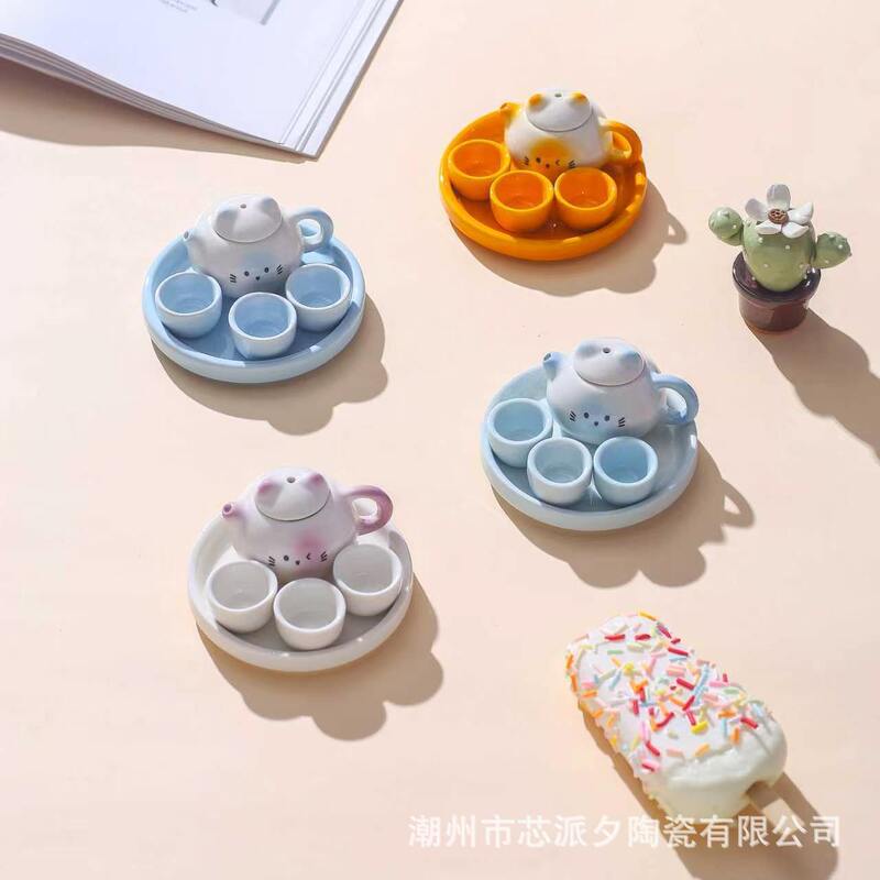 Cute and realistic mini kung fu tea set, high aesthetic value, capable of brewing tea, ceramic small teapot, tea art enlightenment, realistic mini tea set Cute and realistic mini kung fu tea set, high aesthetic value, capable of brewing tea, ceramic small teapot, tea art enlightenment, realistic mini tea set