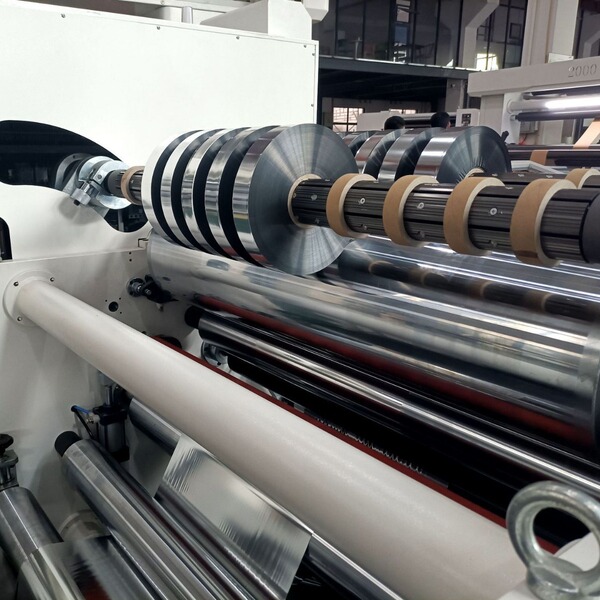 HFQB-800 fully automatic roll non-woven slitting machine