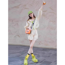 ���̩�������B�T������γ���ɳ���B��ȹС�����ļ�����һ����Ů