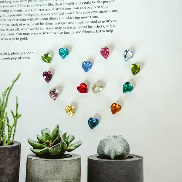 Glass accessory heart-shaped heart shaped