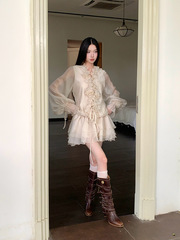 米色V领花边灯笼袖衬衫+打底短裤套装女夏法式复古两件套