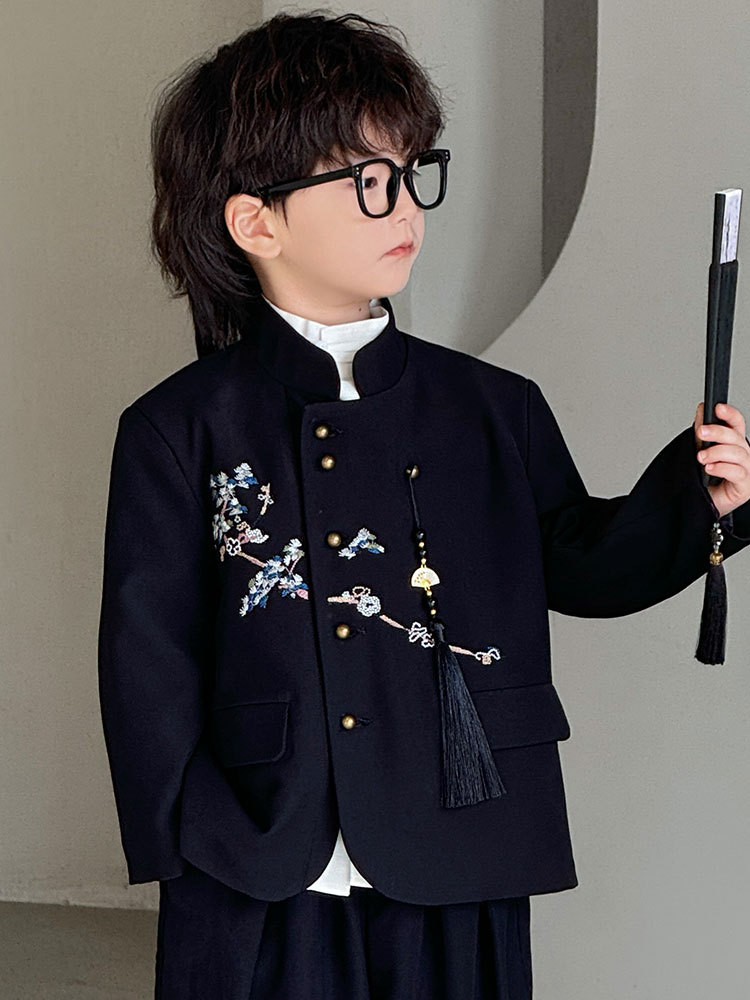 Топ сливового цвета с одинарной вышивкой