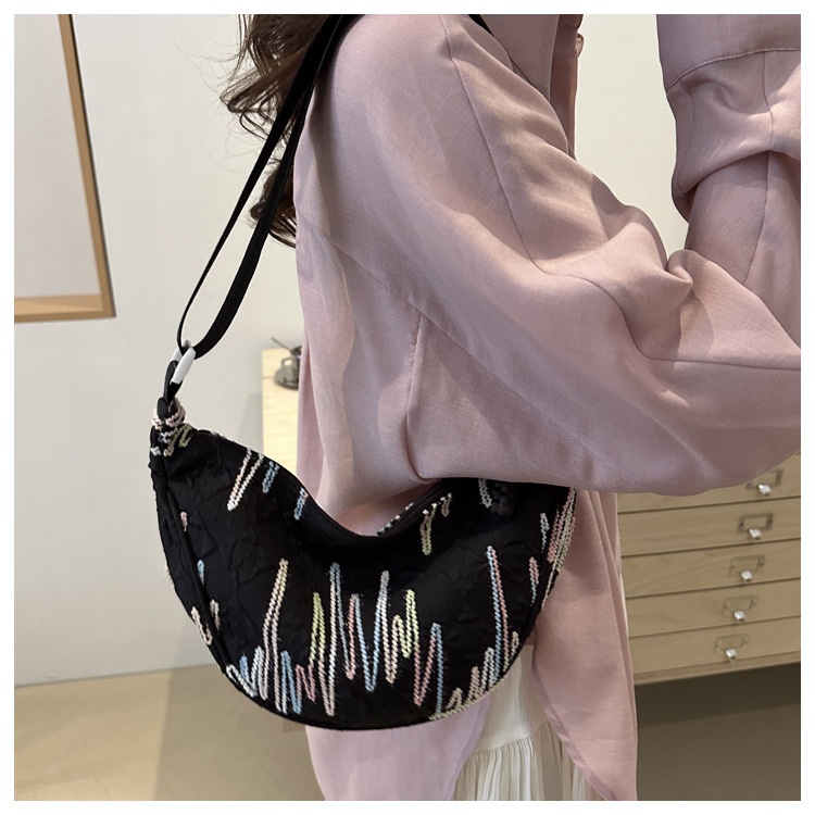 The new 2024 fashionable canvas versatile dumpling bag, a simple and stylish single-shoulder bag for commuting ladies with a high level of appearance undefined