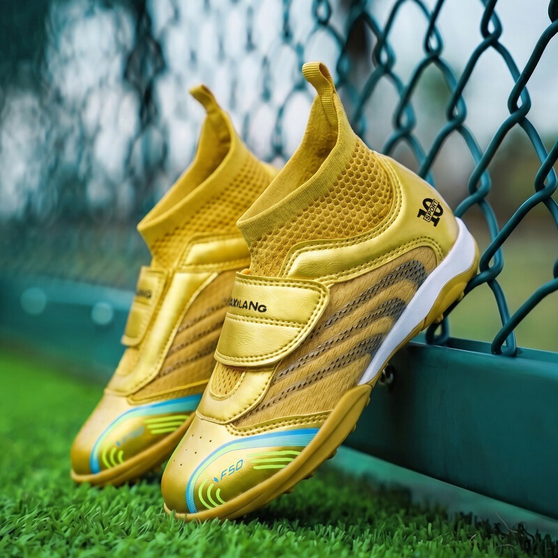 New cross-border children's high-top football shoes with Velcro straps for boys and girls, training sneakers with spikes for competition New cross-border children's high-top football shoes with Velcro straps for boys and girls, training sneakers with spikes for competition