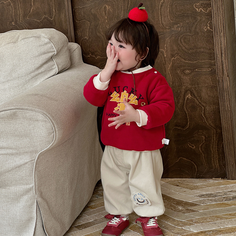 2024 nuevo estilo de invierno bebé gas extranjero seguro y rico bebé grueso cálido cómodo y suave traje de suéter de salida