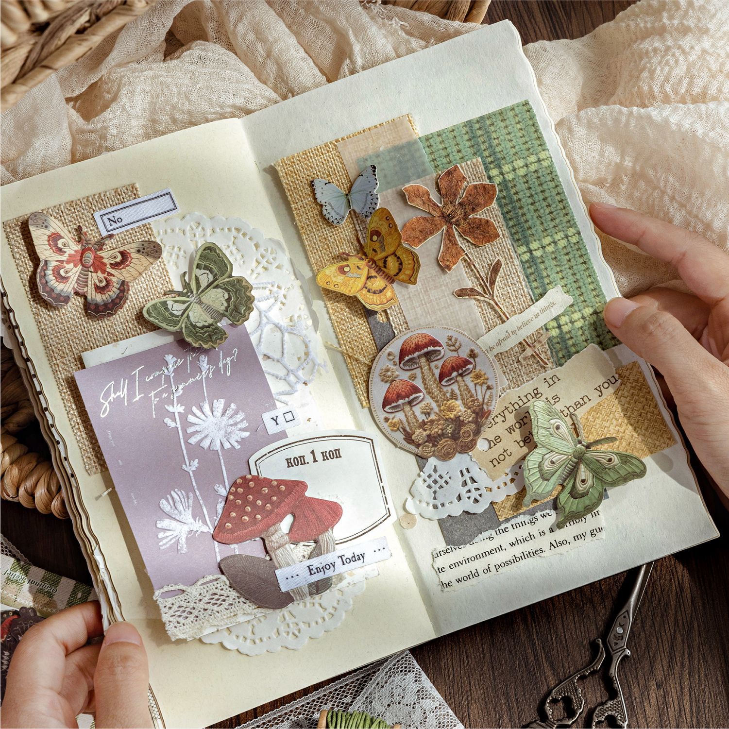 Mo Mo Toppan Etiqueta engomada en relieve Serie de bolsas Historia de bordado Estilo antiguo Material de cuenta manual Película de corte Etiqueta engomada decorativa de bricolaje