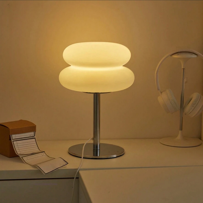 Cross-Border Desktop Small Table Lamp Bedroom Decorative Table Lamp Bauhaus Post-Modern Minimalist Vintage Atmosphere Lamp Manufacturer Hot-Selling