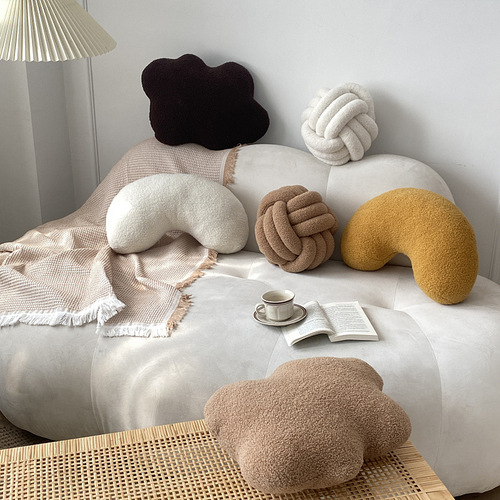 Nordic INS-style abstract lamb's wool throw pillow for homestay decoration, best-selling sofa pillow, bedroom chair cushion, waist pillow