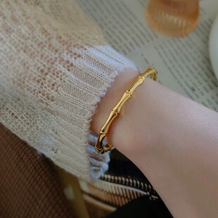 �ʽ������C�p��С��僽����в���ɫ�����_����������Ȧ�C��Ů