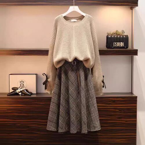 Light luxury fashion autumn/winter wool knitted dress—height-enhancing, age-reducing, and slimming women’s wear.