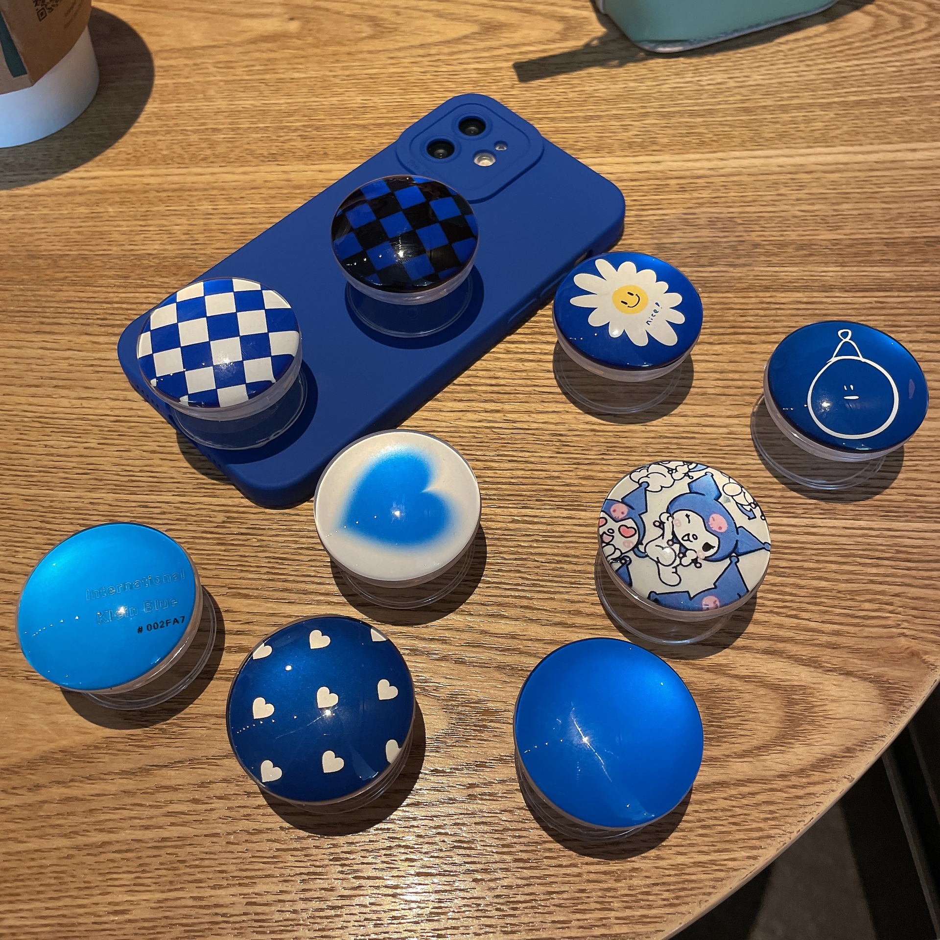 HOT Klein Blue Mobile Phone Creative Air Cushion Bracket Retractable Lazy Desktop Bracket