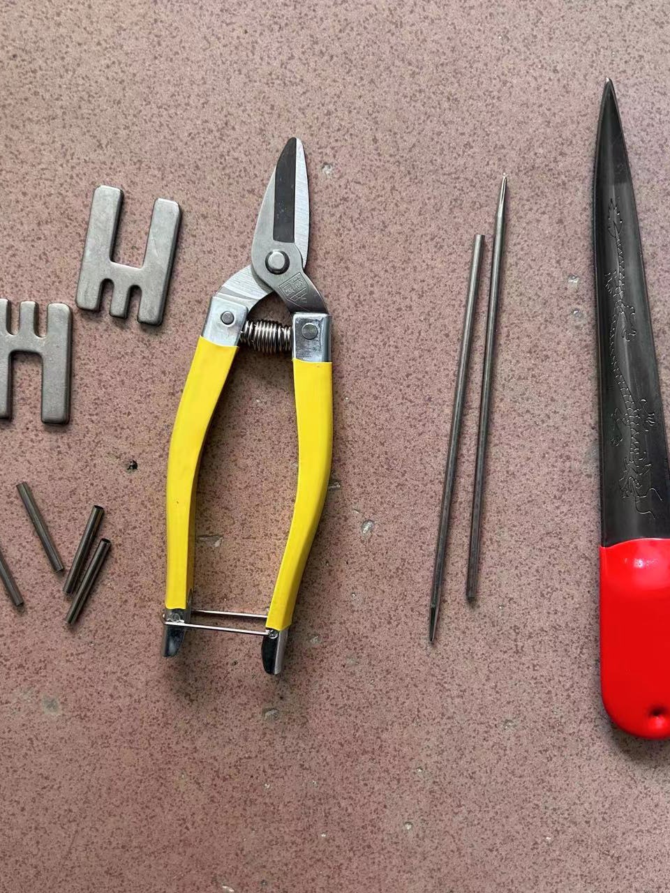 挑刀 撬刀 编藤工具 穿藤工具 带套挑刀 带龙图案的刀 编织修补家