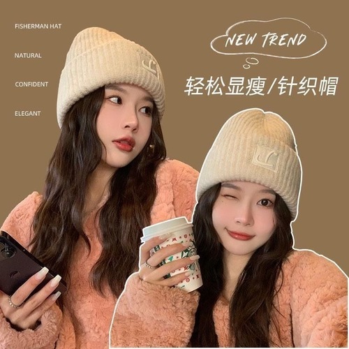 Knitted winter hat for women, large head size, loose fit, face showing, warm and thick, knitted cold hat with ear protection, fluffy yarn hat