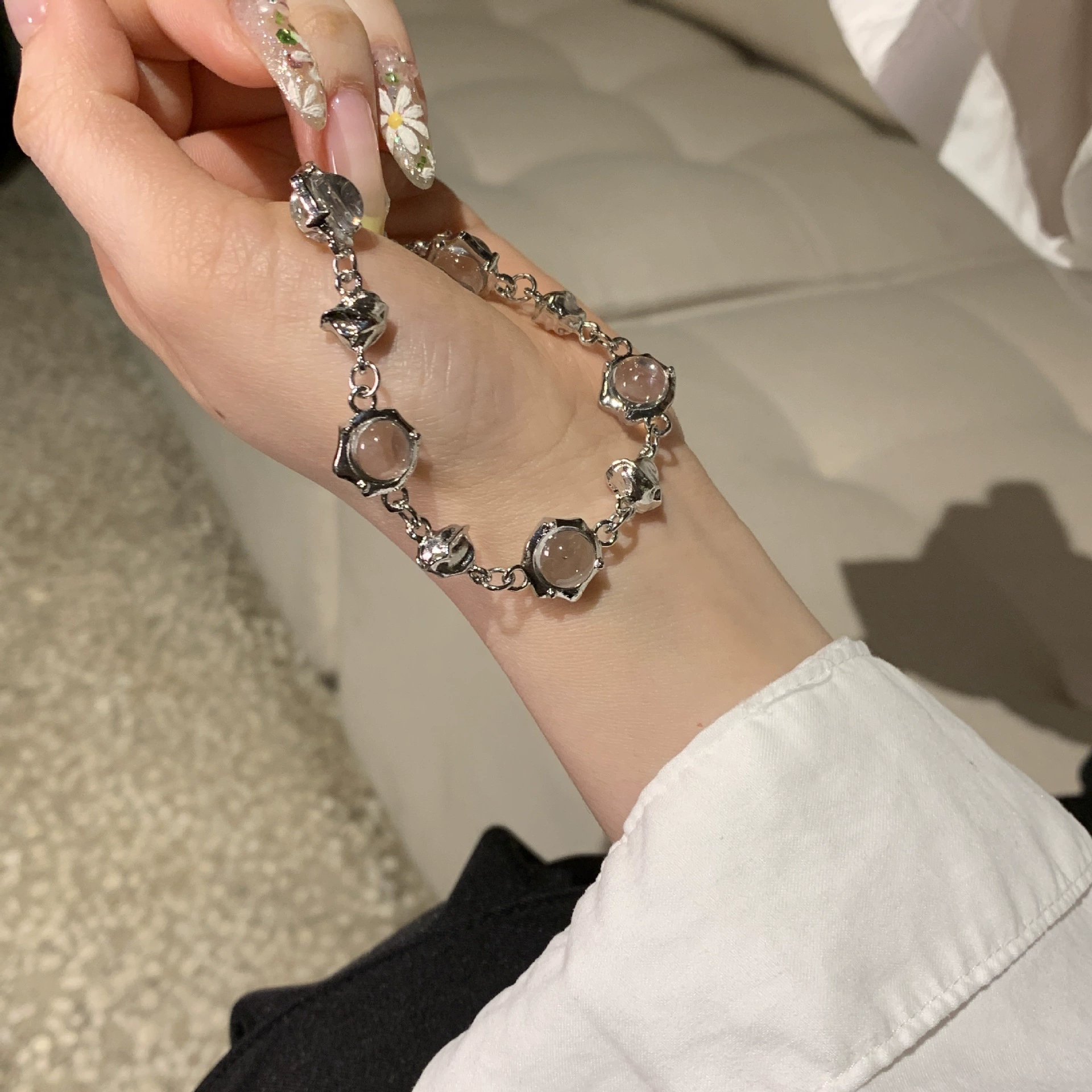 Серебряное неправильной формы геометрическое колье для женщин, новый стиль 2025, нишевое, холодный стиль, ощущение высокой культуры