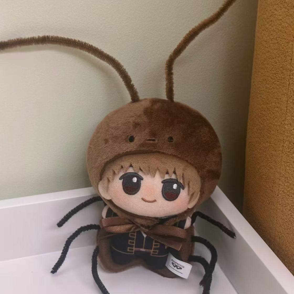 Ropa de bebé cucaracha + capucha