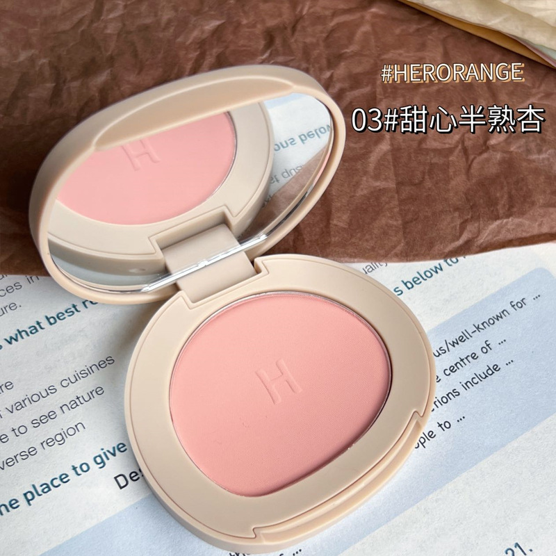Herorange ~ 単色の頬紅のつや消しの光はきめ細かくて、自然な裸は膨張色のハイライトの修容の一体盤の純粋な化粧をしたいです。|undefined