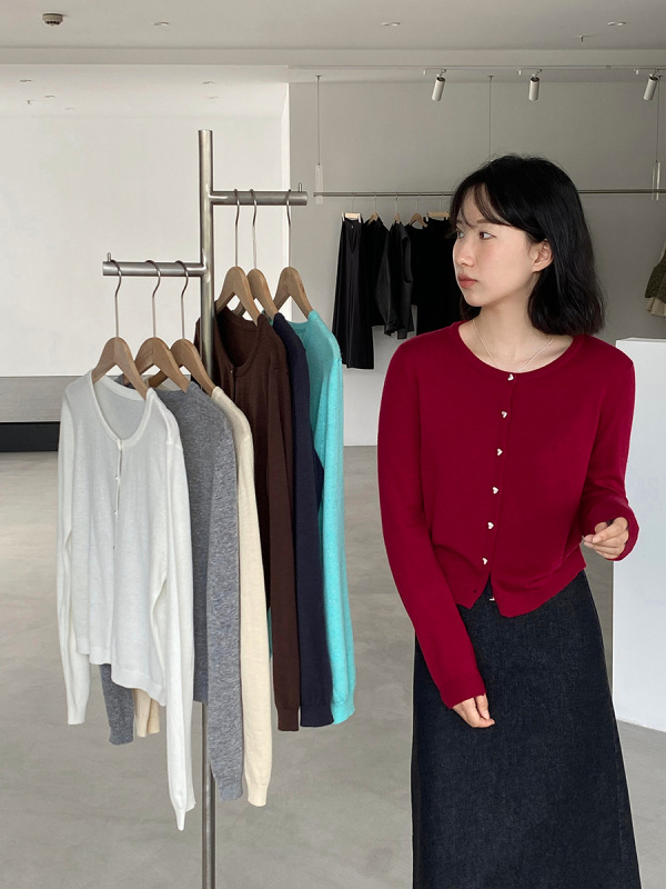 江左 瘦瘦衫~爱心扣百搭不挑人圆领针织开衫女 2025早秋外套U1226|undefined