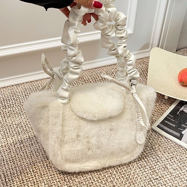 精美毛绒包包女大容量2025款跨境秋冬百搭斜挎包女手提毛毛包