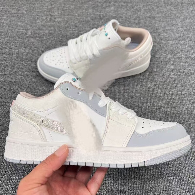 New model Qiao 1.0m white diamond turquoise versatile casual unisex couple sports basketball skateboard shoes white sneakers New model Qiao 1.0m white diamond turquoise versatile casual unisex couple sports basketball skateboard shoes white sneakers
