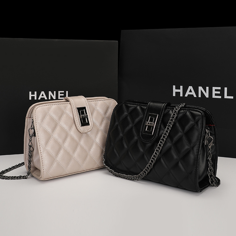 La nueva versión coreana de la bolsa femenina 2024 está llena de bolsos cuadrados pequeños, bolsos de mujer pequeños, bolsos de cadena de estilo lingge, bolsos de hombro único, bolsos de moda.