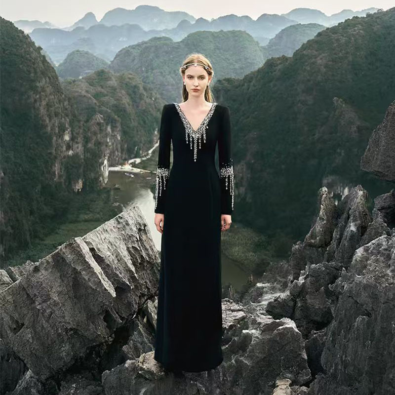 In-Stock Light Luxury High-End Fishtail Evening Dress, Heavily Embellished with Rhinestones, Slimming Long Dress, Wedding Banquet and Annual Meeting Host Dress