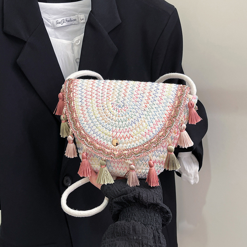 Borsa a tracolla donna in paglia a busta versatile_voghion.com