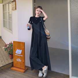 夏季ootd减龄穿搭一整套炸街设计感条纹背带裤短袖T恤两件套装女