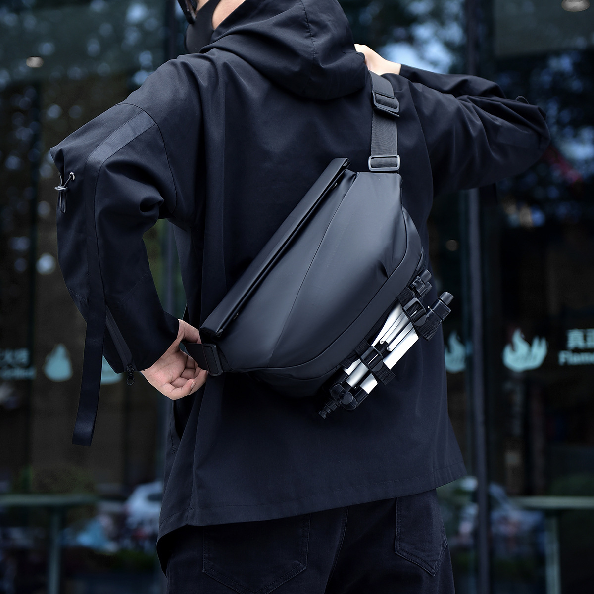 Men's bag chest bag high-end messenger bag men's backpack fashion brand functional bag shoulder bag leisure postman satchel wholesale