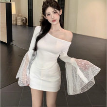 春季设计感蕾丝拼接喇叭修身T恤显瘦辣妹长袖上衣女5613