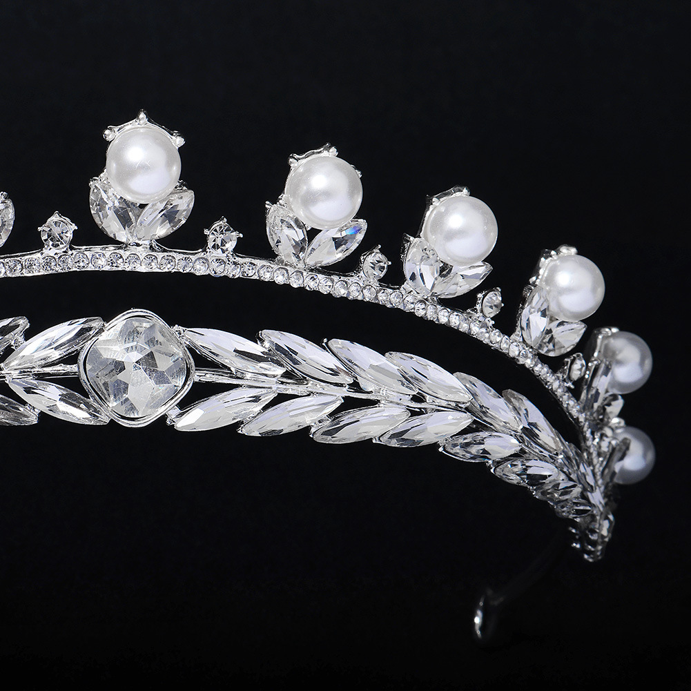 Korean Wheat Pearl Rhinestone Alloy Crown Wholesale Nihaojewelry display picture 6