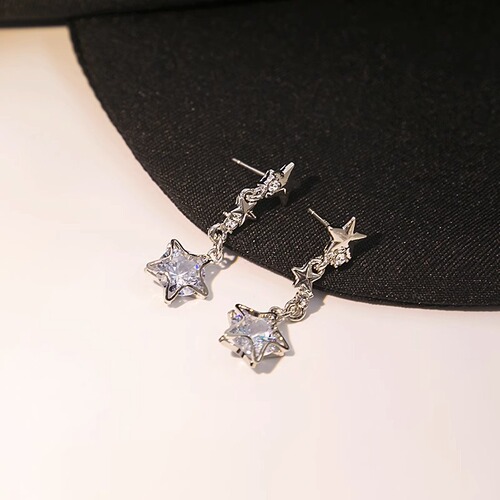 Exquisite zircon star tassel earrings for women, high-end temperament, light luxury earrings, fashionable design, silver needle earrings, earrings