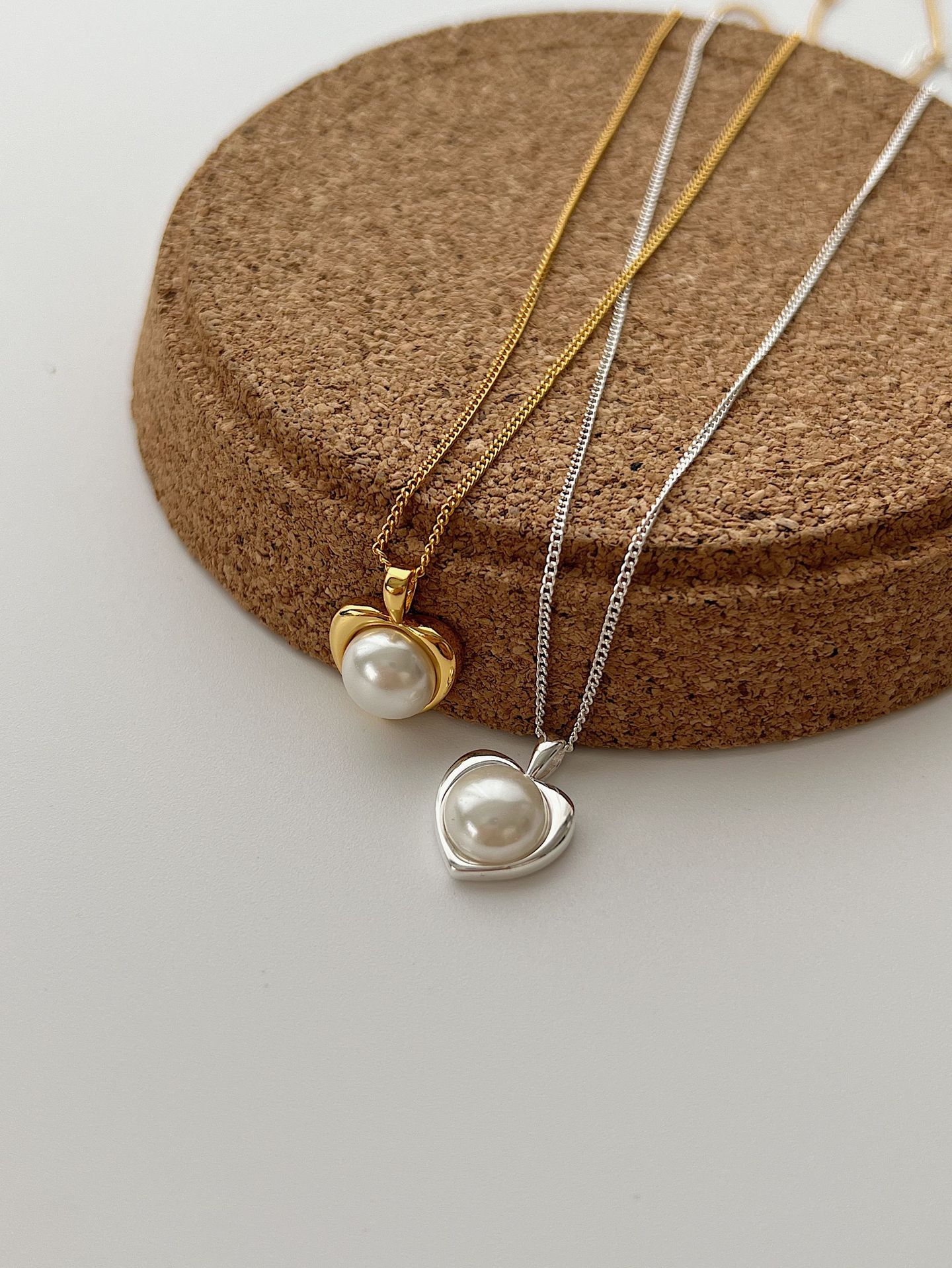 1 Piece Quantity Holiday, Daily Occasion 925 Sterling Silver Material 925 Sterling Silver Shell Plating Round Heart Shape Pendant Necklace
