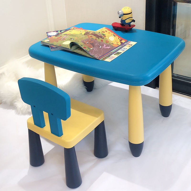 Children's furniture suits to eat table...